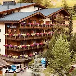 Butterfly Hotel 3*